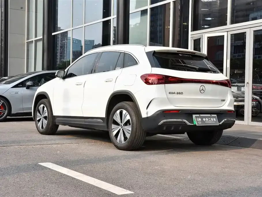 Mercedes-Benz EQA — фото 10