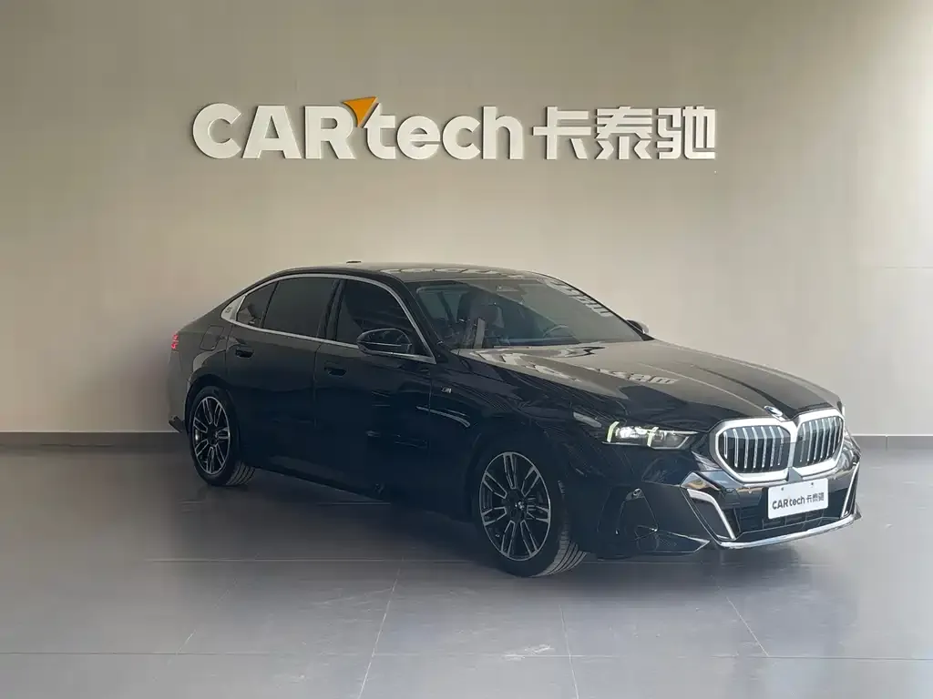 BMW 5 Series — фото 10