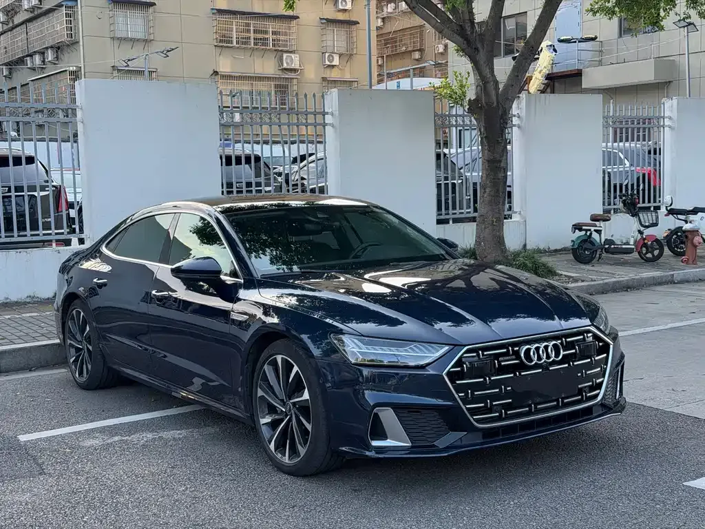 Audi A7L — фото 7