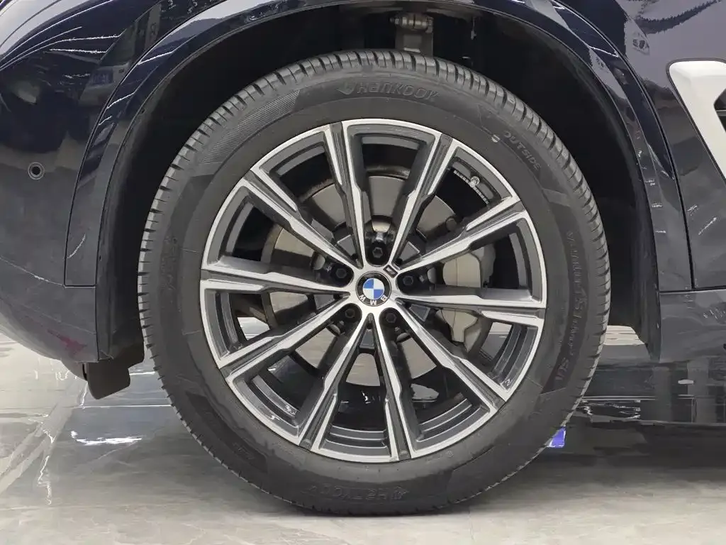 BMW X5 — фото 8