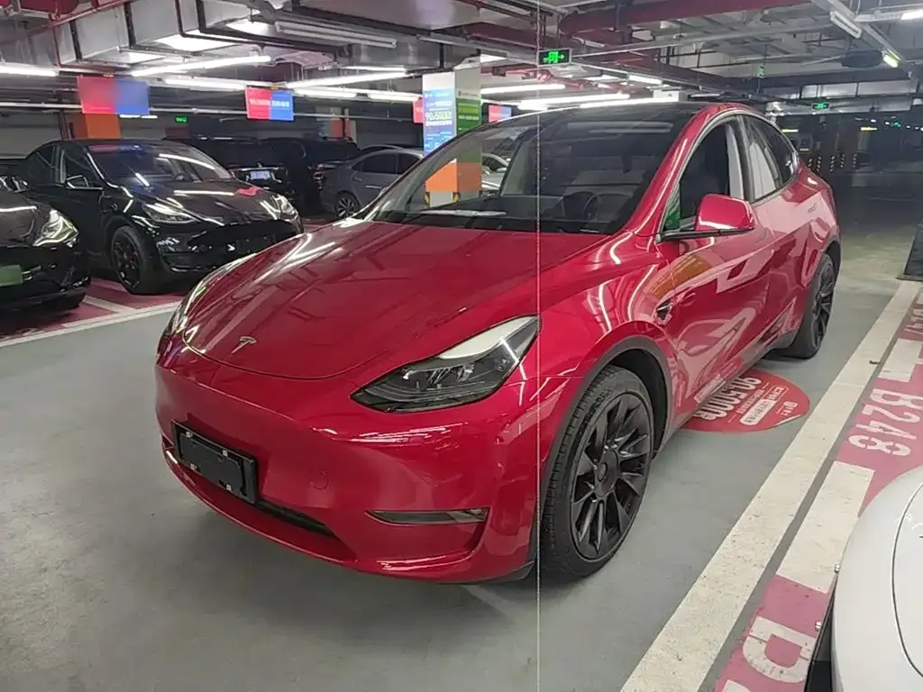 Tesla Model Y — фото 1