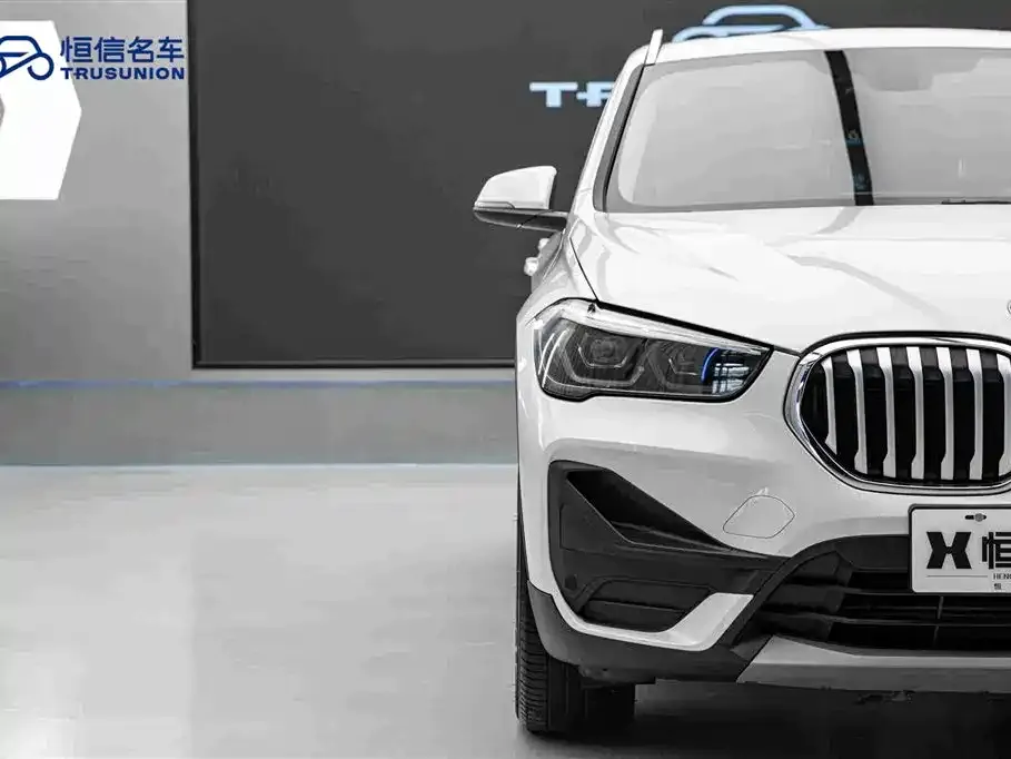 BMW X1 — фото 9