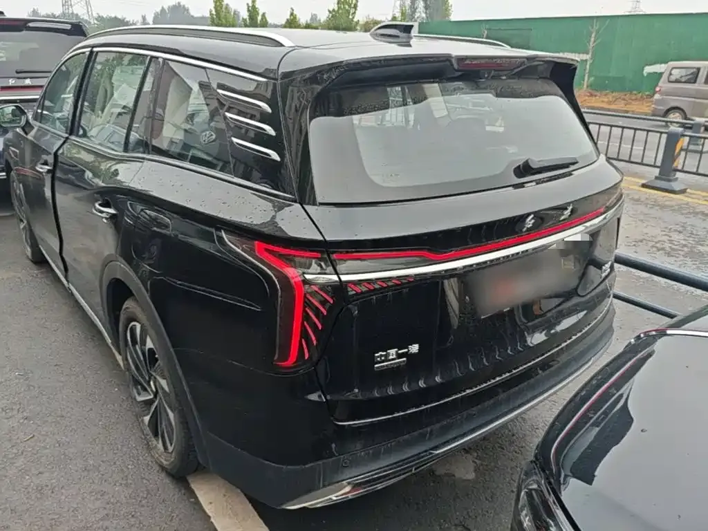 Hongqi HS7 PHEV — фото 2
