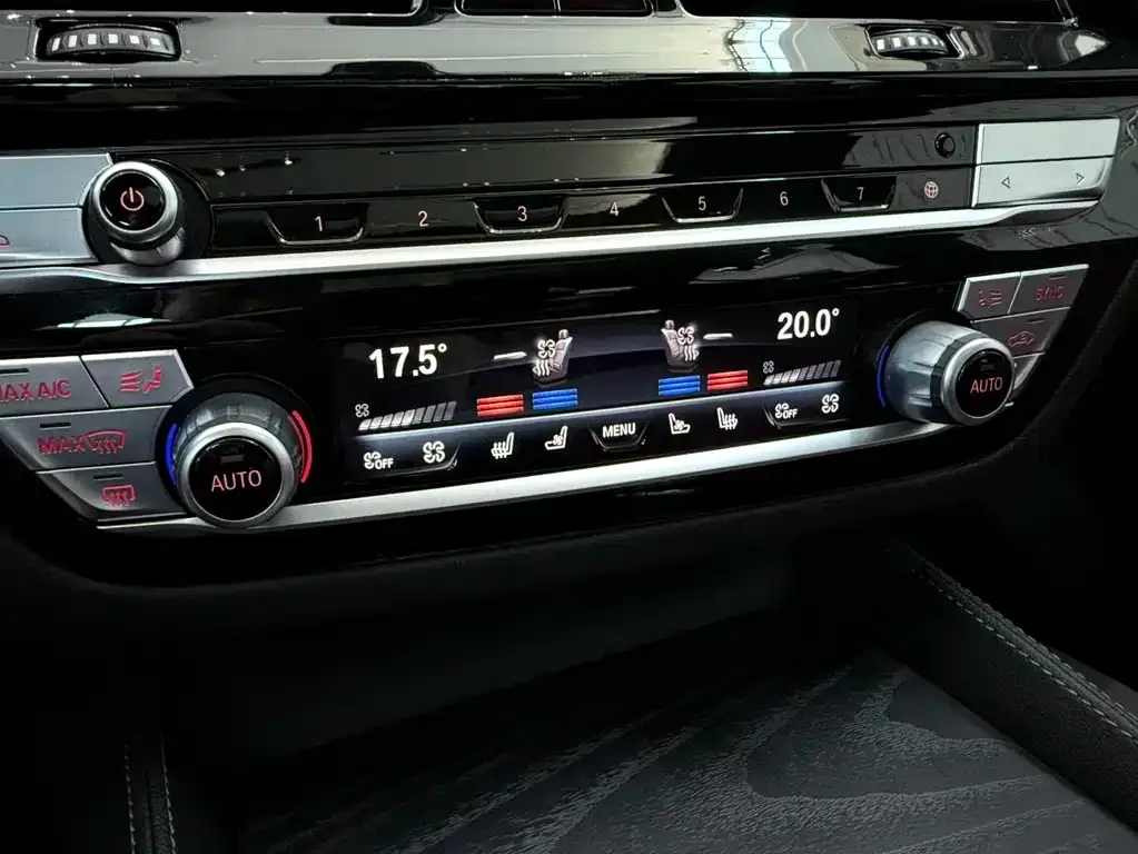 BMW 5 Series — фото 10