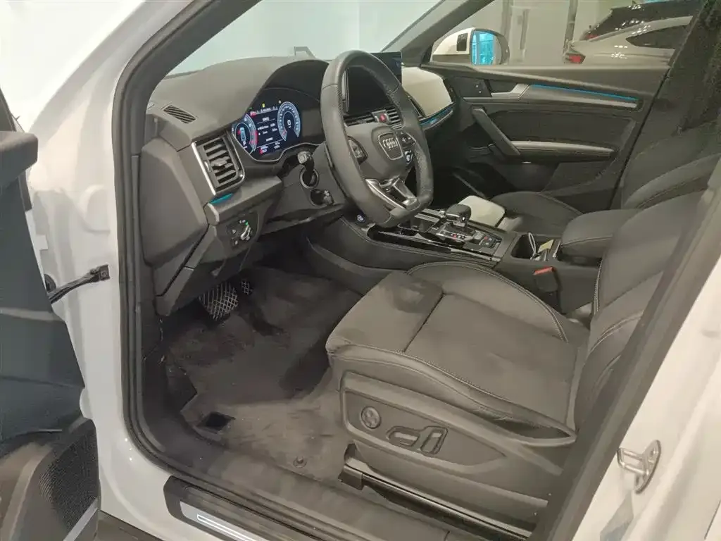 Audi Q5L Sportback — фото 3