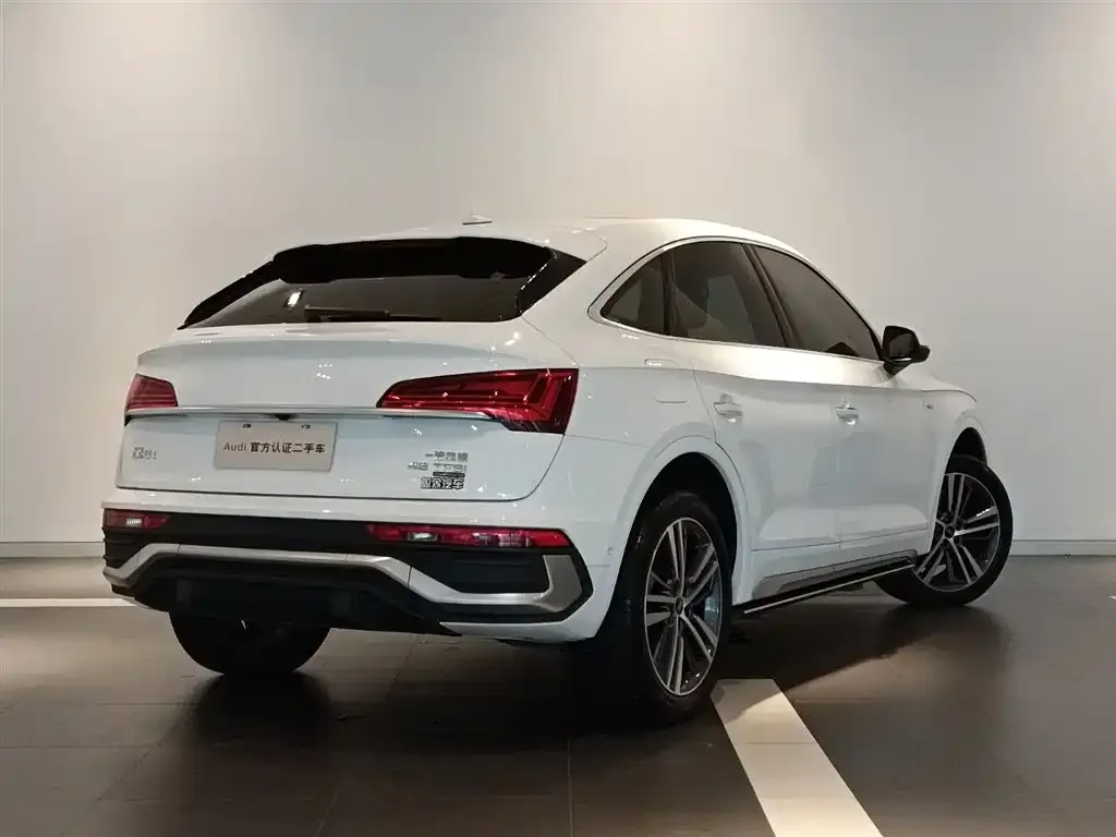 Audi Q5L Sportback — фото 8