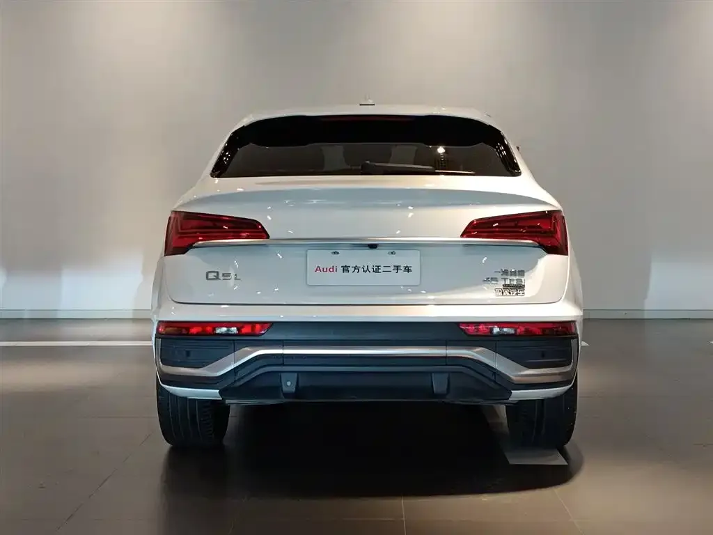 Audi Q5L Sportback — фото 5