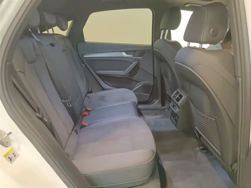Audi Q5L Sportback — фото 7