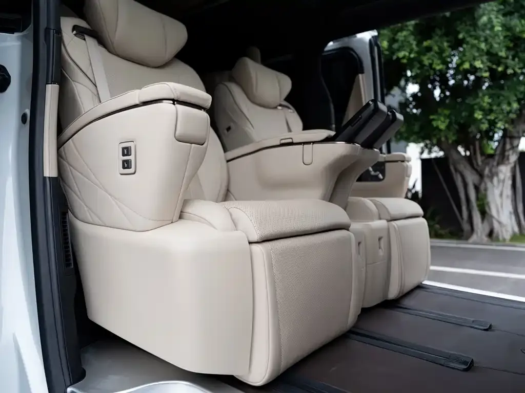 Toyota Alphard — фото 6