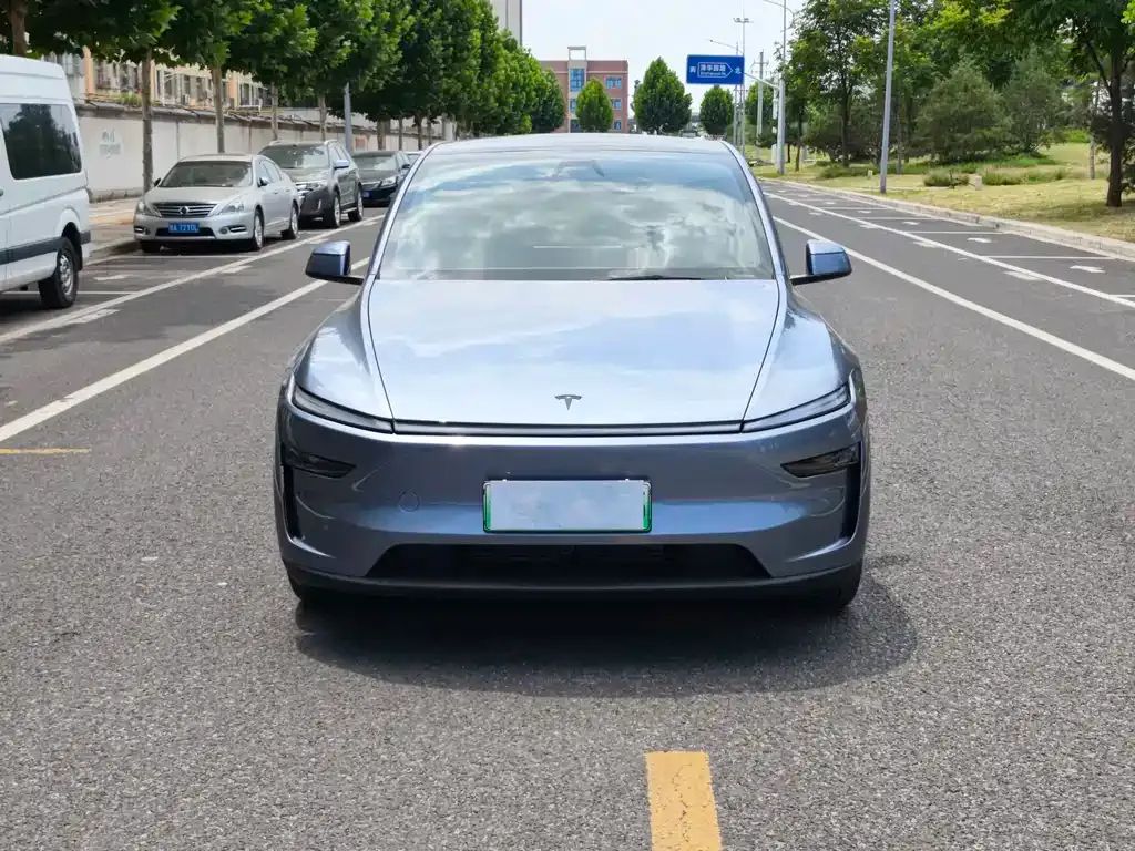 Tesla Model Y — фото 7