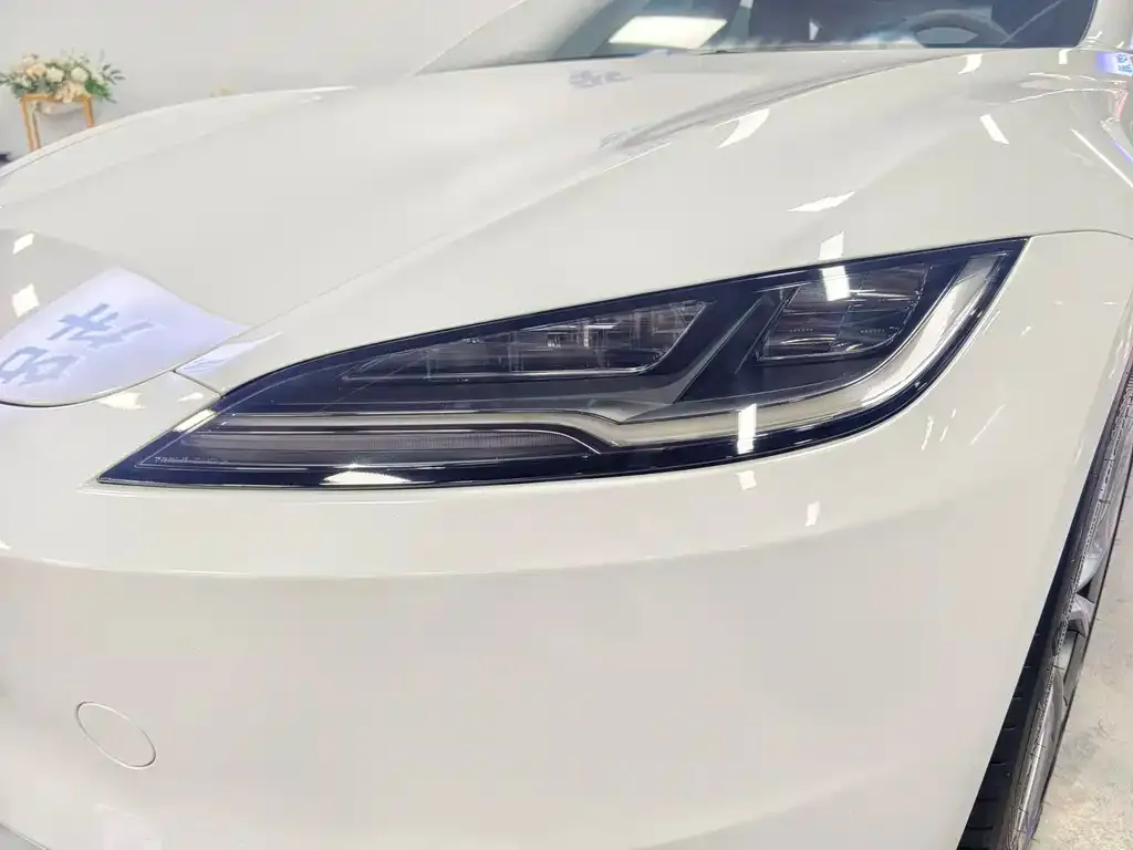 Tesla Model 3 — фото 7