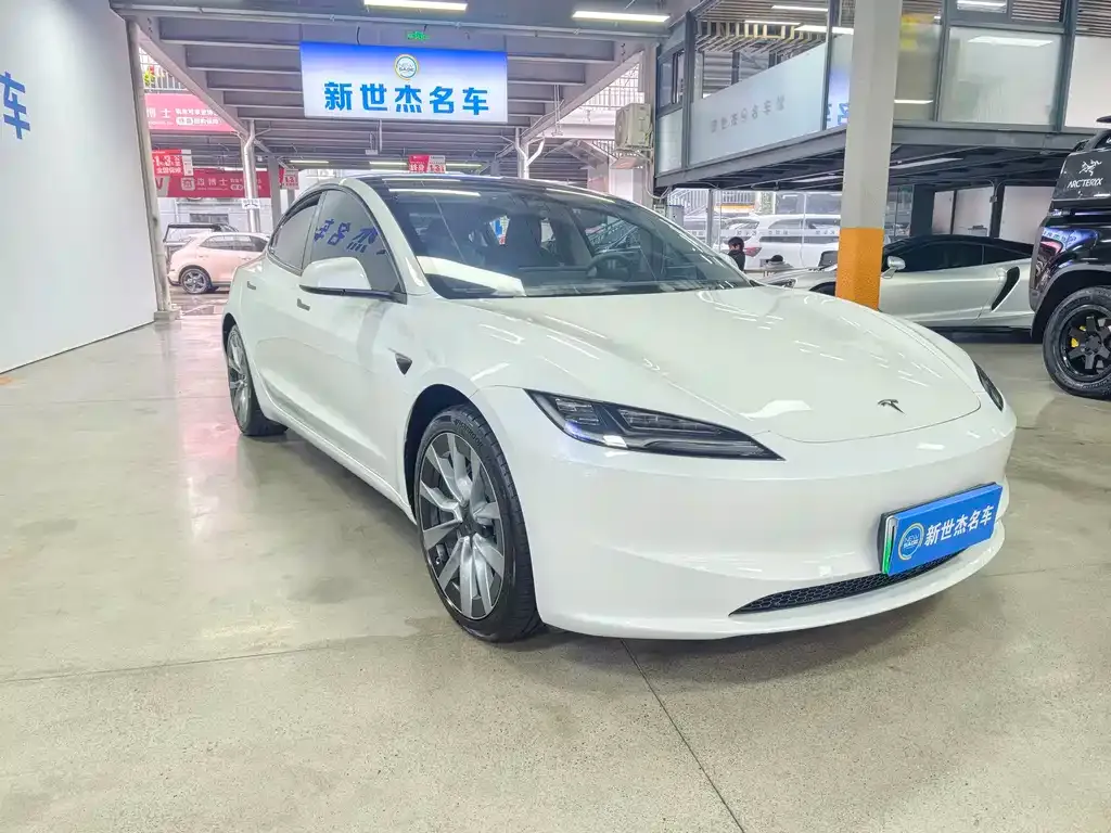 Tesla Model 3 — фото 10