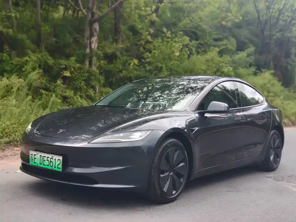 Tesla Model 3 — фото 1