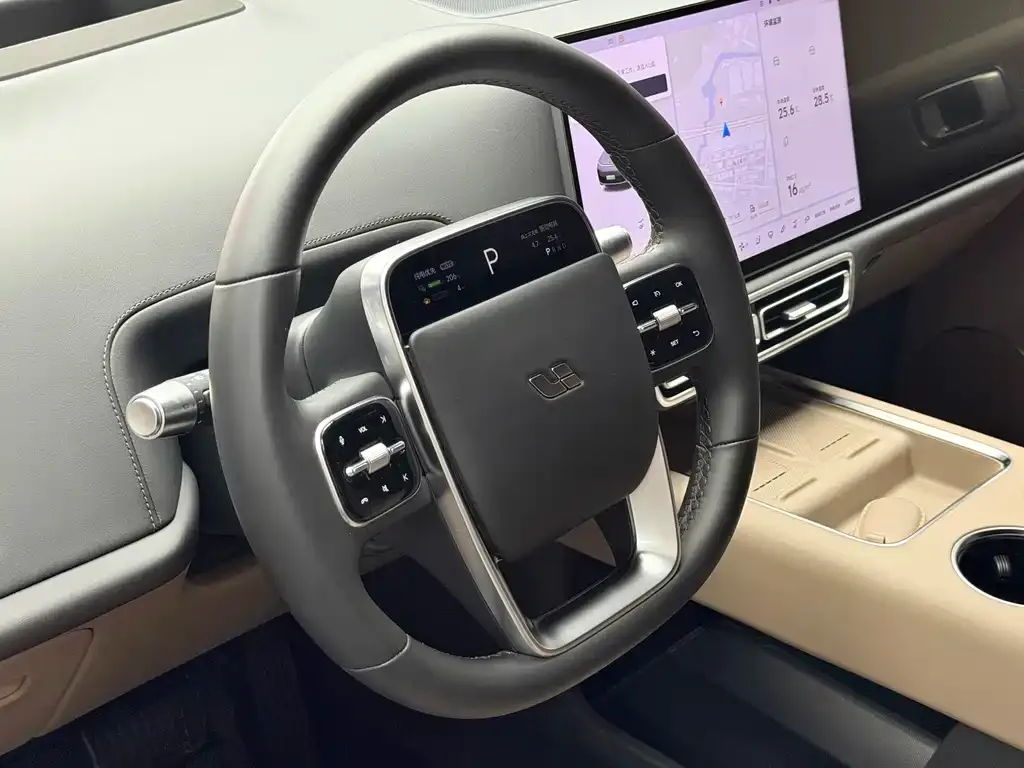 Li Auto L8 — фото 8