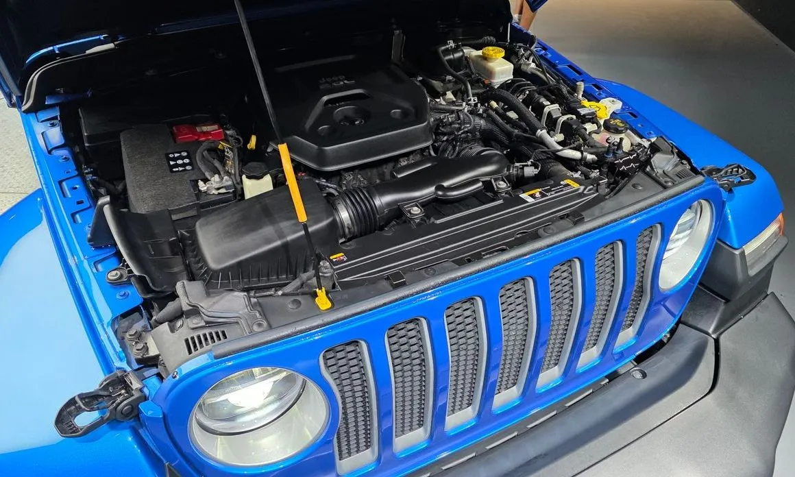 Jeep Wrangler — фото 8