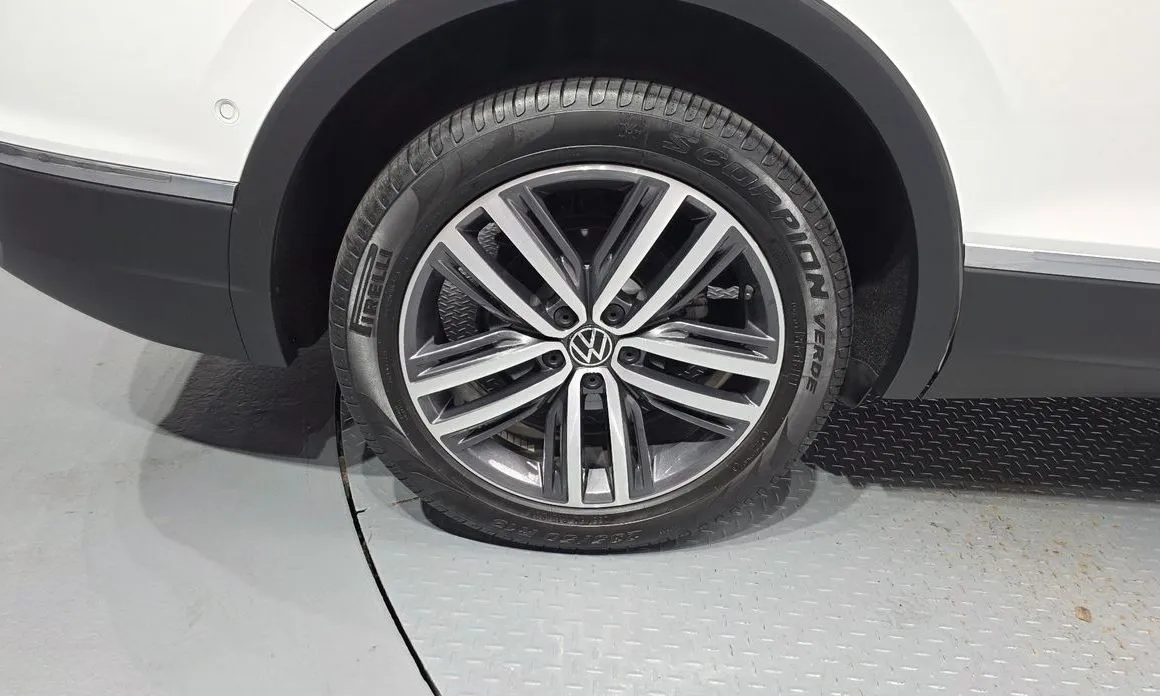 Volkswagen Tiguan — фото 6