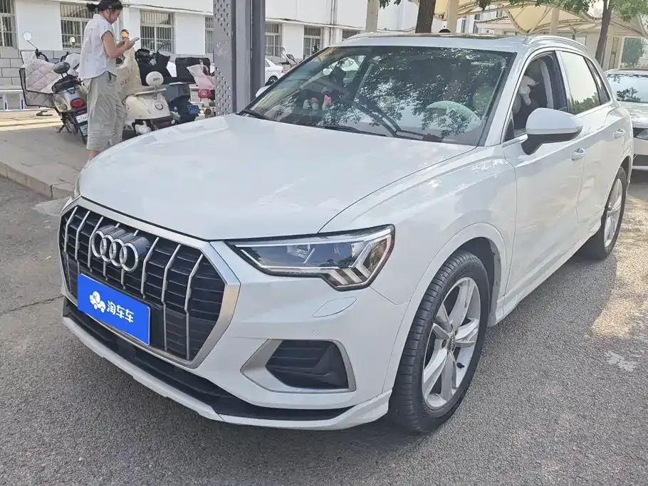 Audi Q3 — фото 1