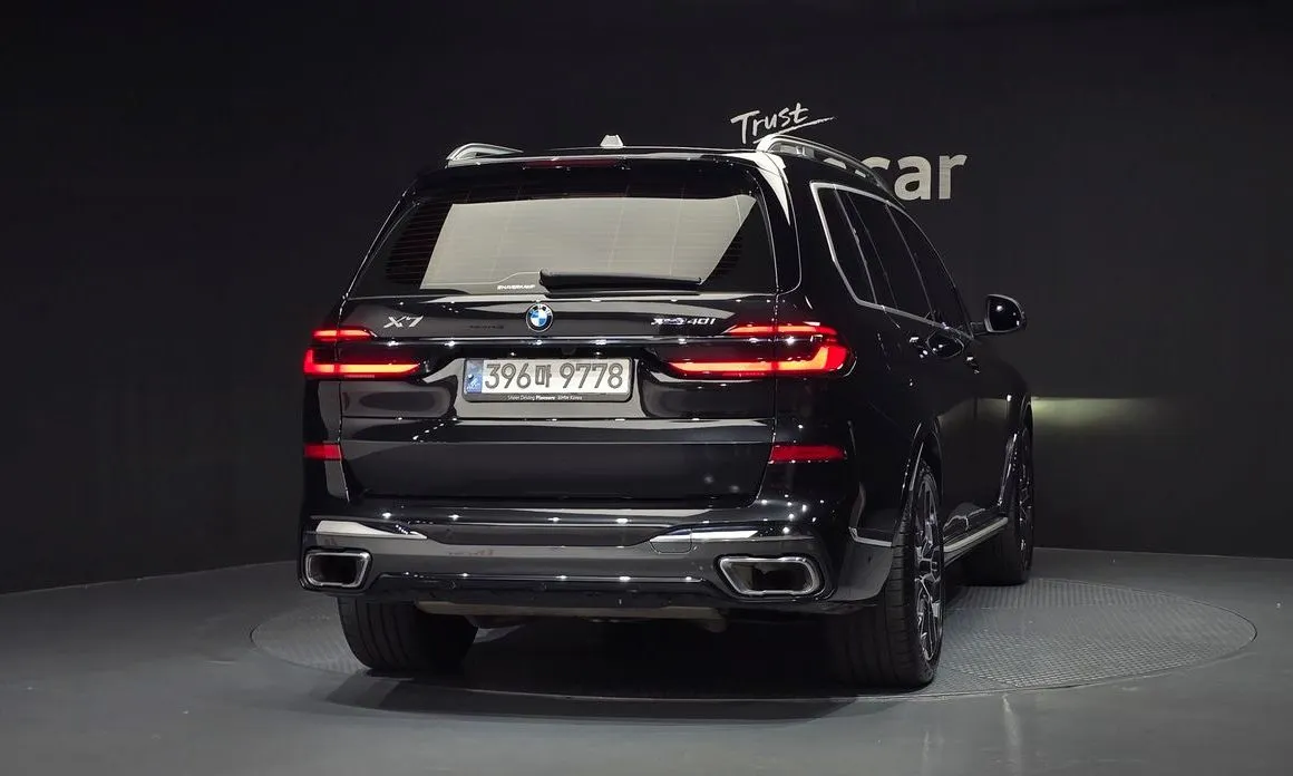 BMW X7 — фото 2