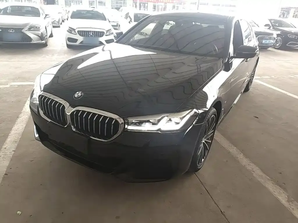 BMW 5 Series — фото 1
