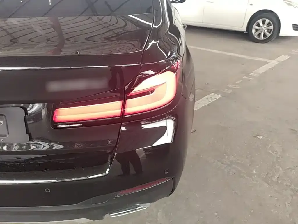 BMW 5 Series — фото 10