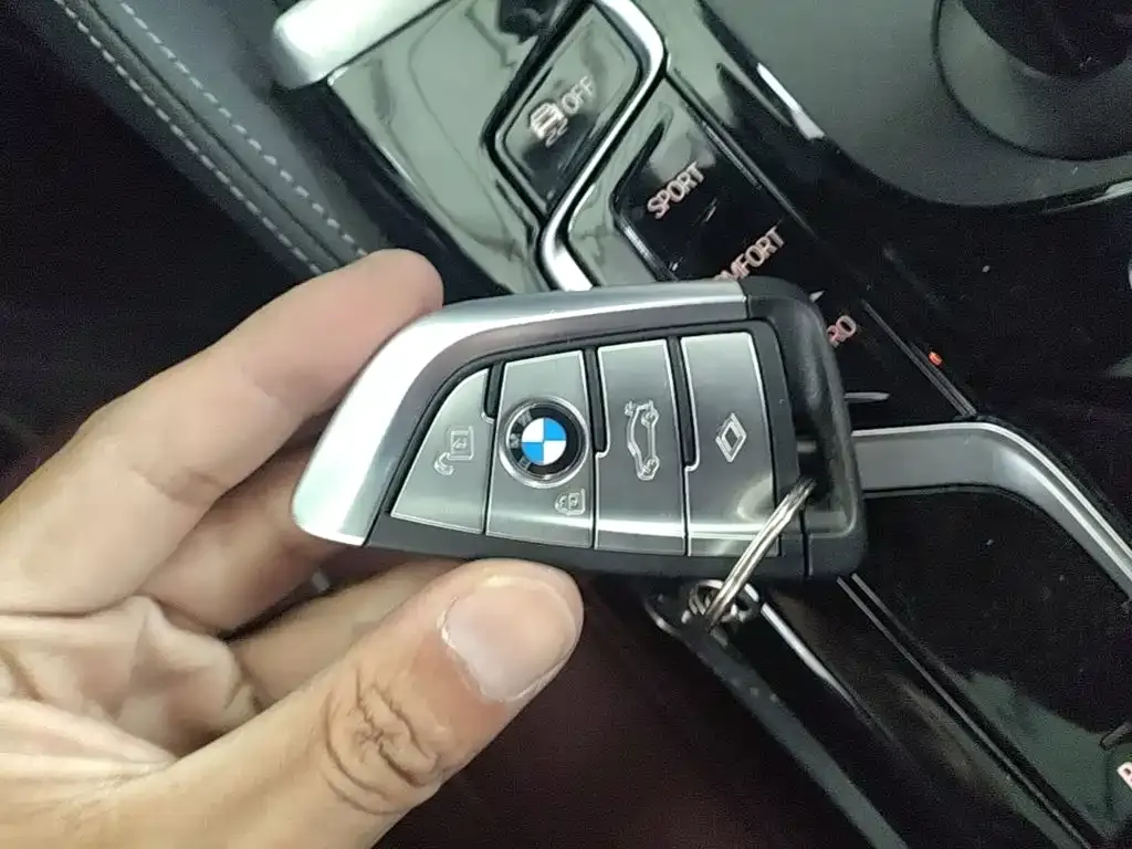 BMW 5 Series — фото 8