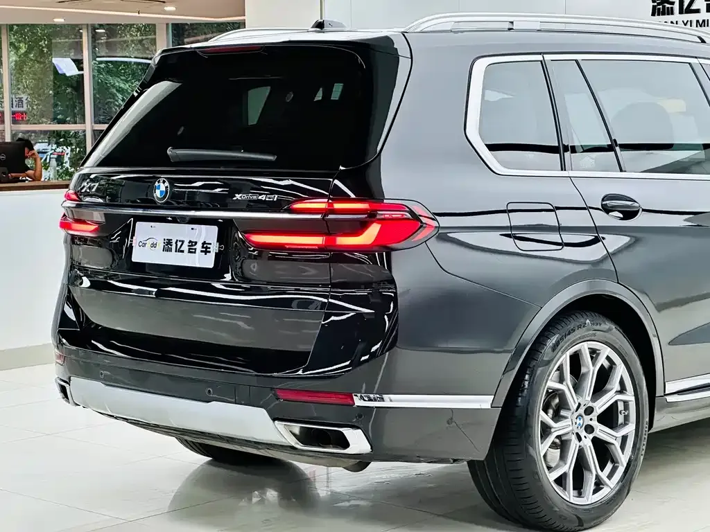 BMW X7 — фото 10