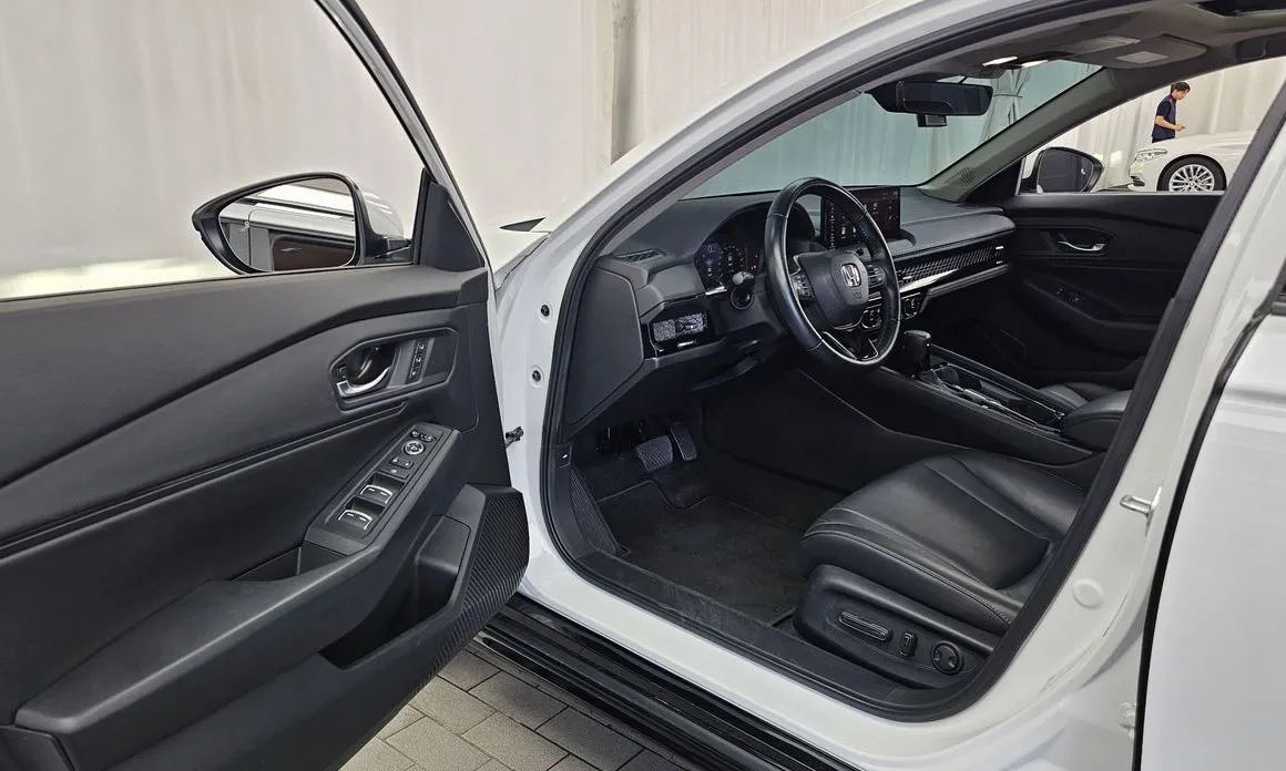 Honda Accord — фото 8