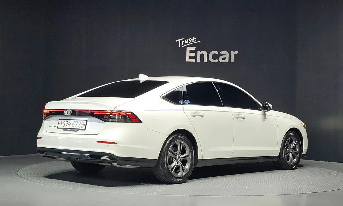 Honda Accord — фото 2