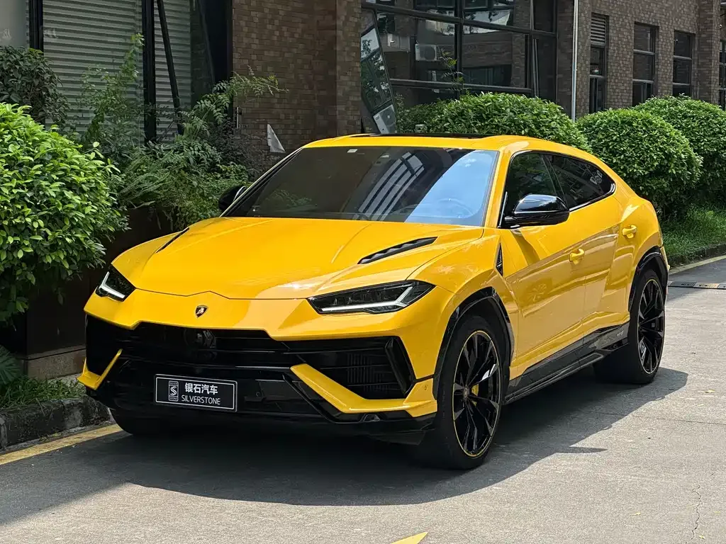 Lamborghini Urus — фото 1
