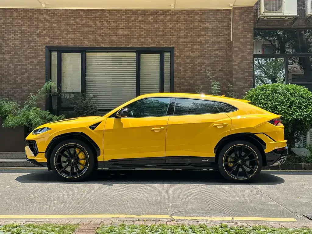 Lamborghini Urus — фото 9