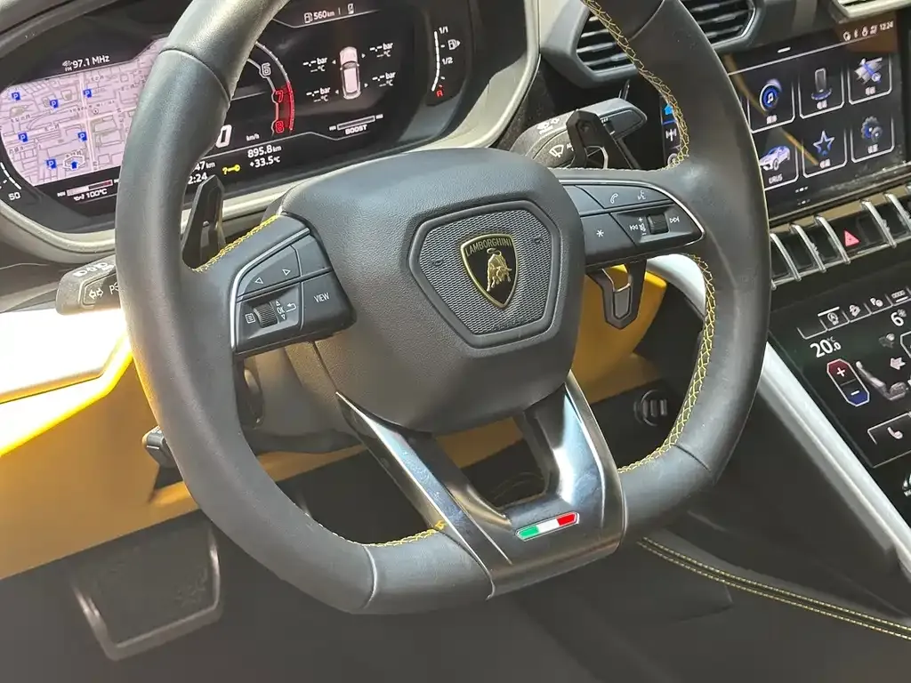 Lamborghini Urus — фото 6