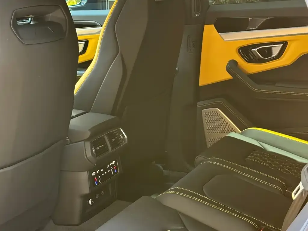 Lamborghini Urus — фото 3