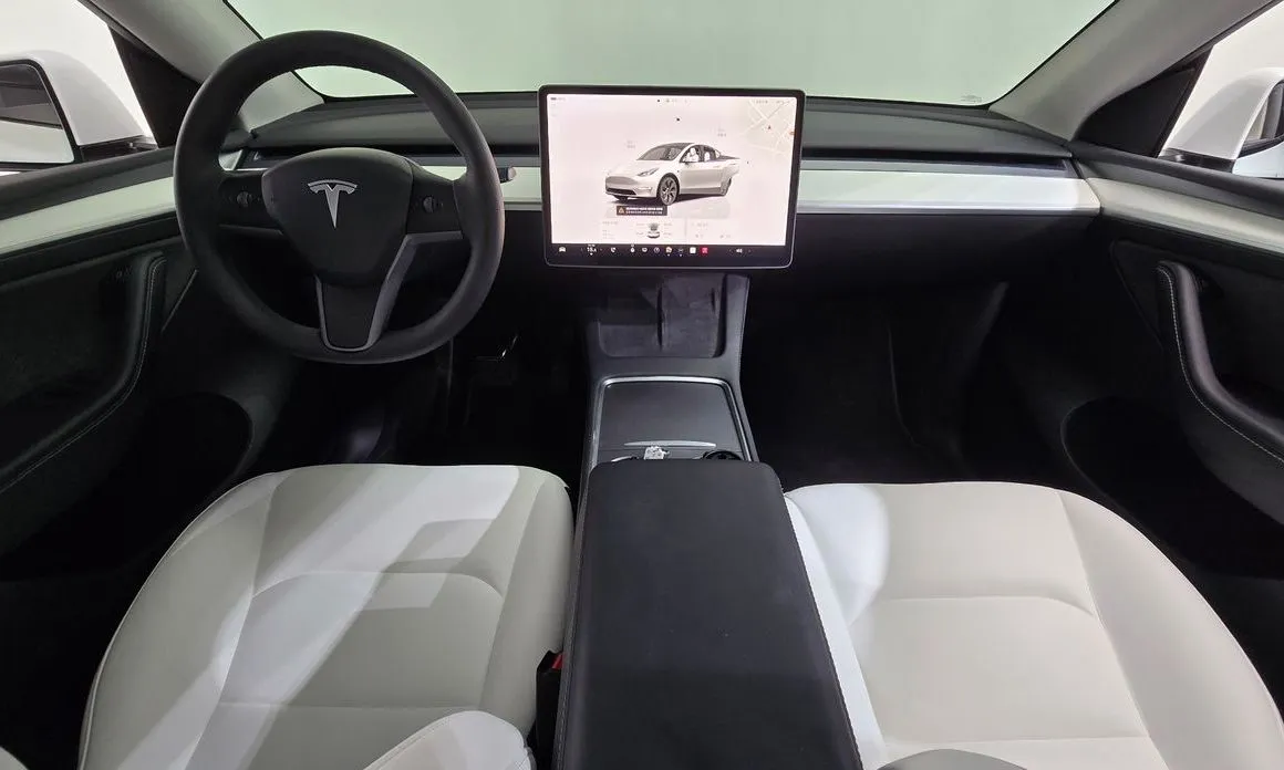 Tesla Model Y — фото 8