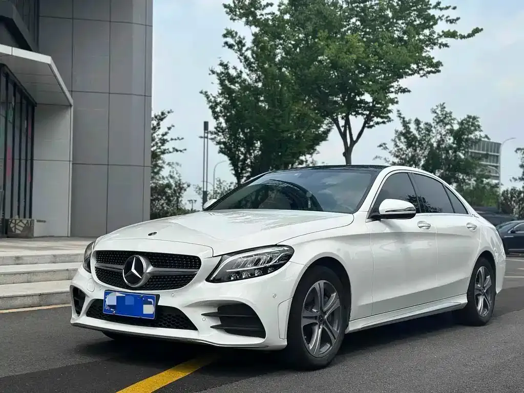 Mercedes-Benz C-Class — фото 1