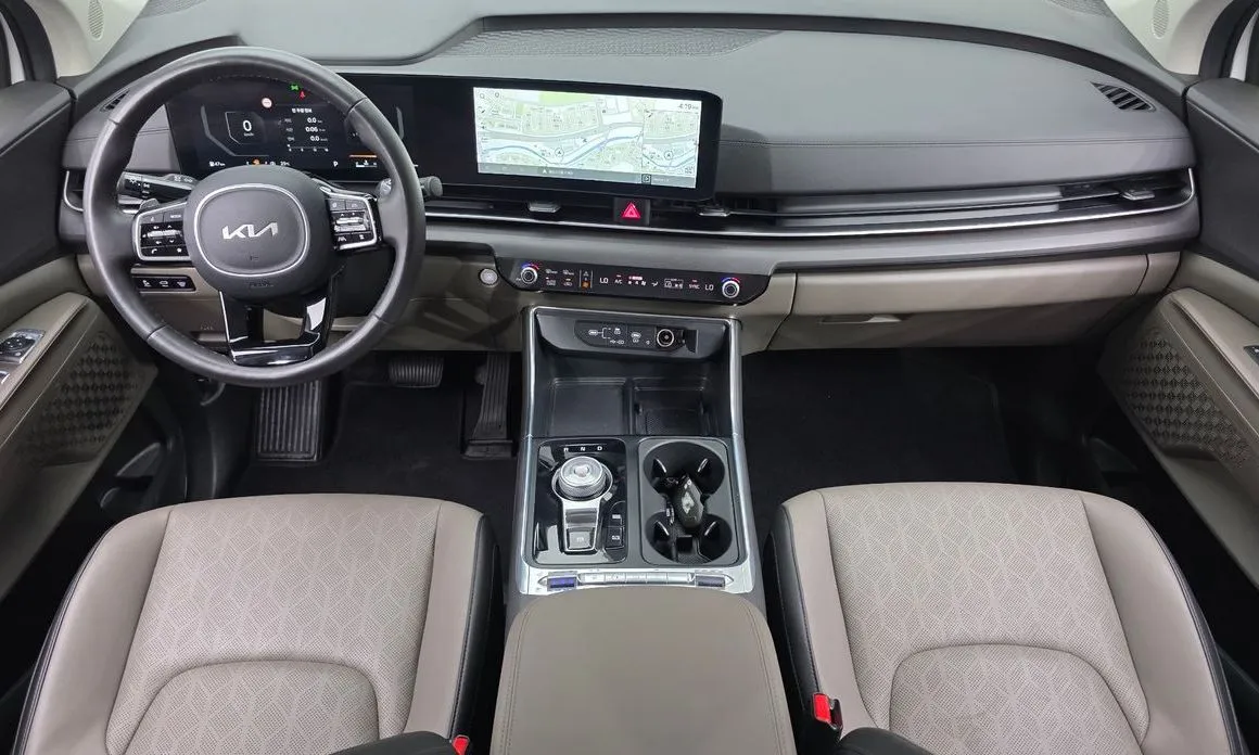 Kia Carnival — фото 10