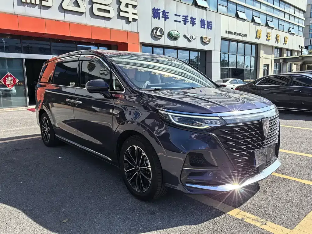 Roewe iMAX8 — фото 9