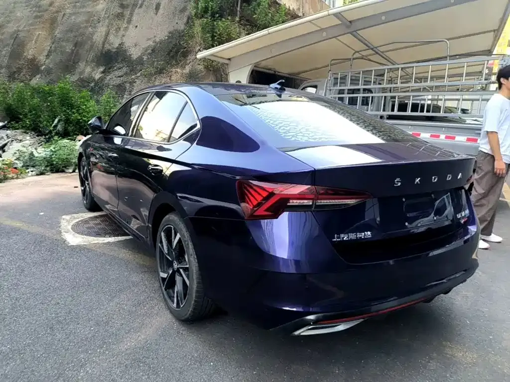 Skoda Octavia — фото 7