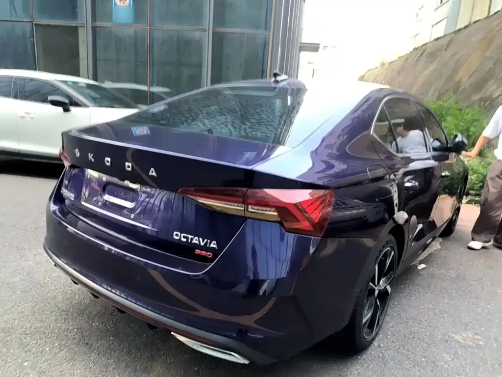 Skoda Octavia — фото 4