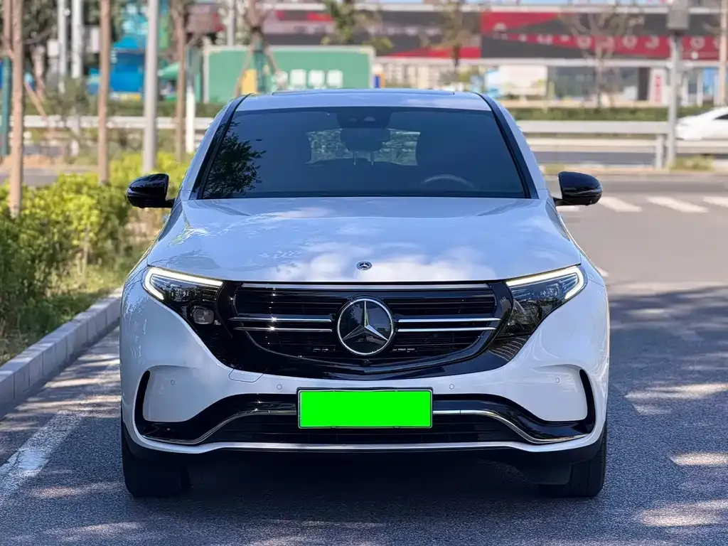 Mercedes-Benz EQC — фото 4