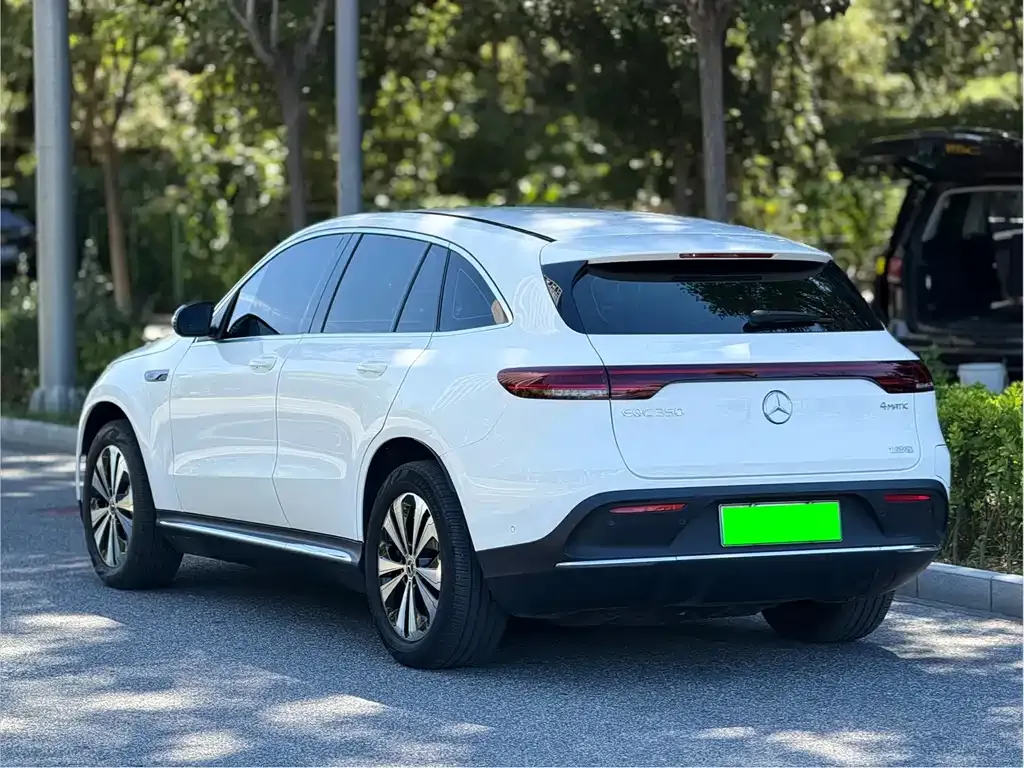 Mercedes-Benz EQC — фото 9