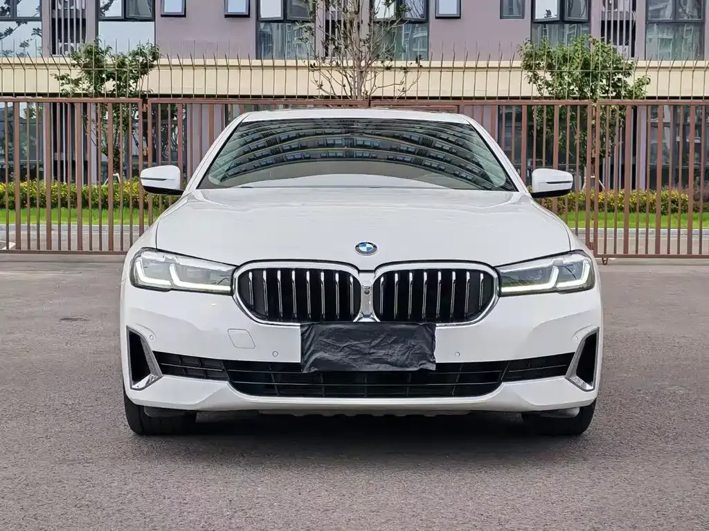 BMW 5 Series — фото 4