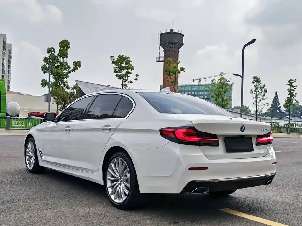 BMW 5 Series — фото 2