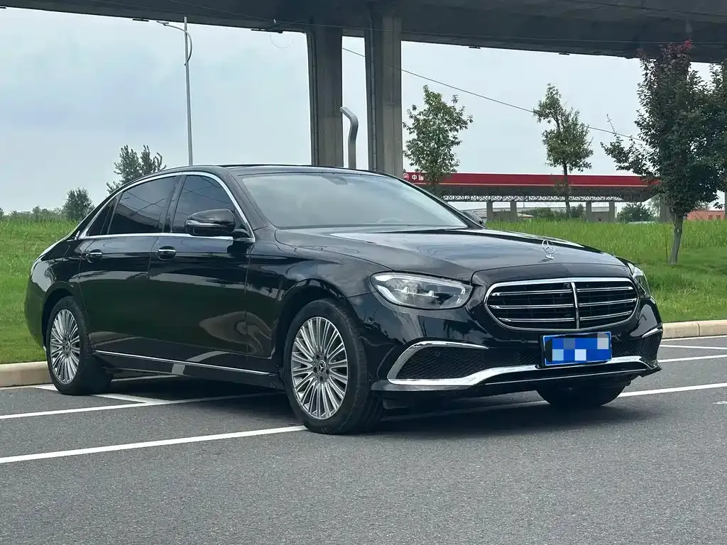 Mercedes-Benz E-Class — фото 6