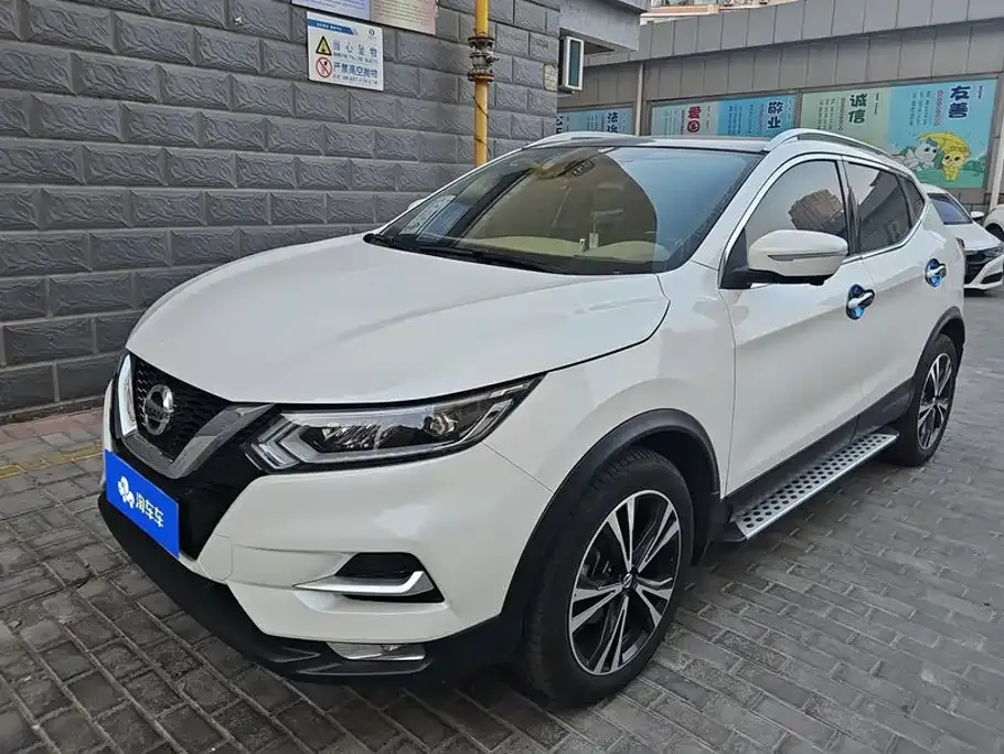 Nissan Qashqai — фото 1