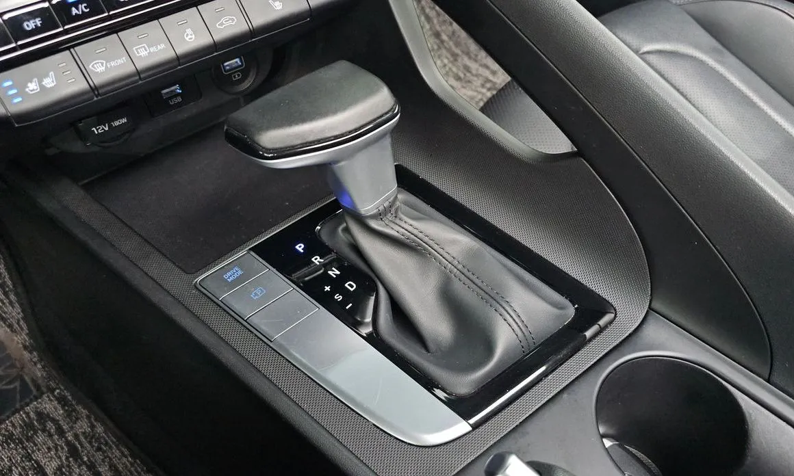 Hyundai AVANTE — фото 10