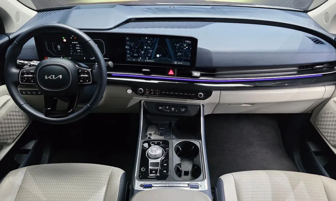 Kia Carnival — фото 10
