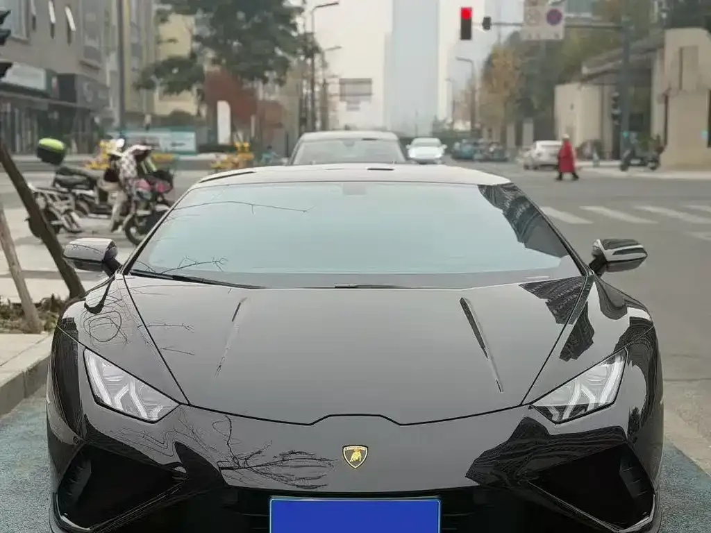 Lamborghini Huracan — фото 1