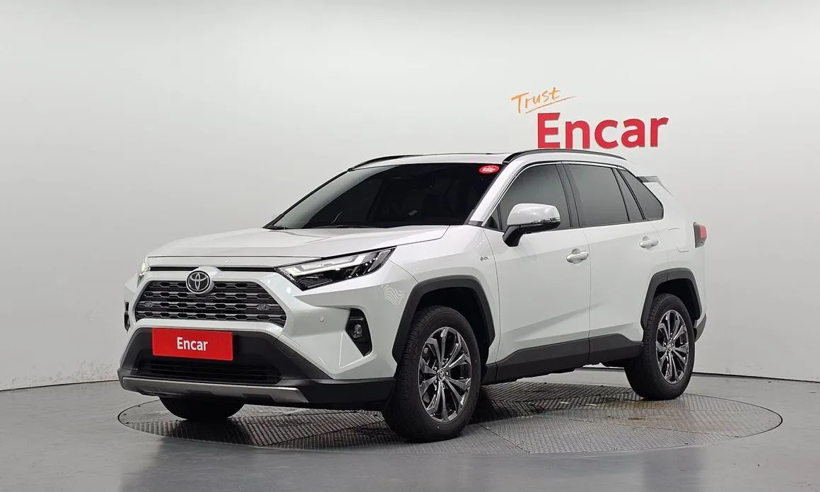 Toyota RAV4 — фото 1