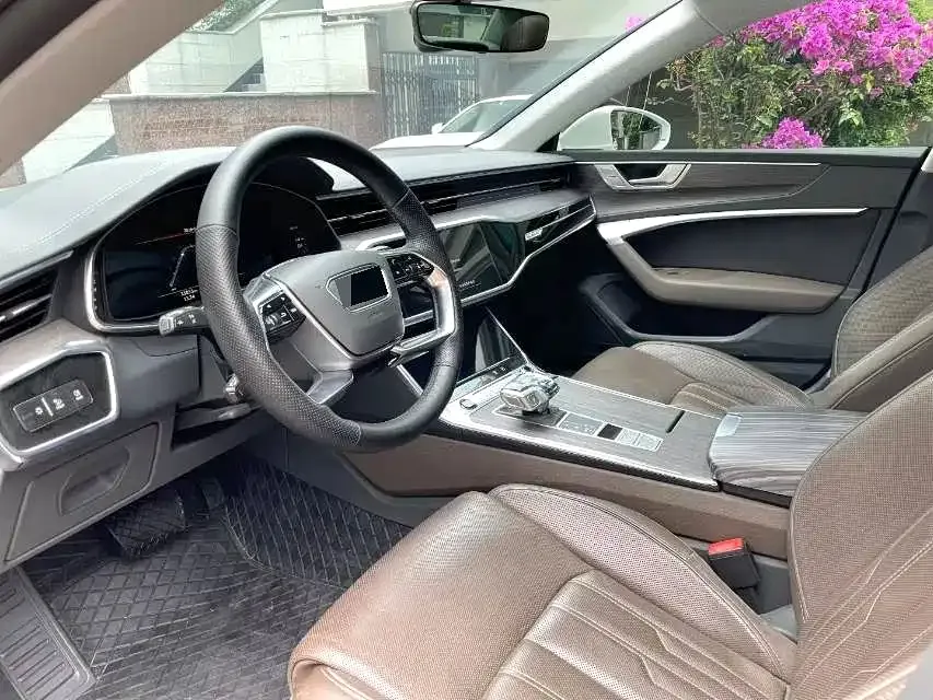 Audi A7L — фото 6