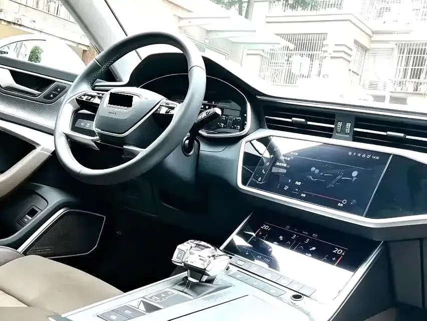 Audi A7L — фото 8